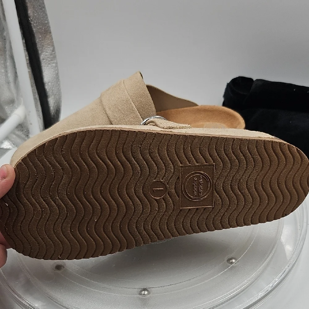 G Wonder Nation Tan Kids Slippers